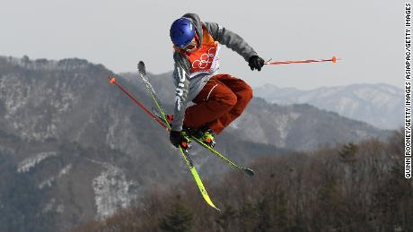 Nick Goepper of the United States competes during the Freestyle Skiing Men & # 39 ;s Ski Slopestyle Final at the Pyeongchang 2018 Winter Olympic Games.