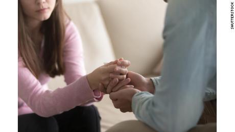Sharing stories of miscarriage helps women grieve, fight for change