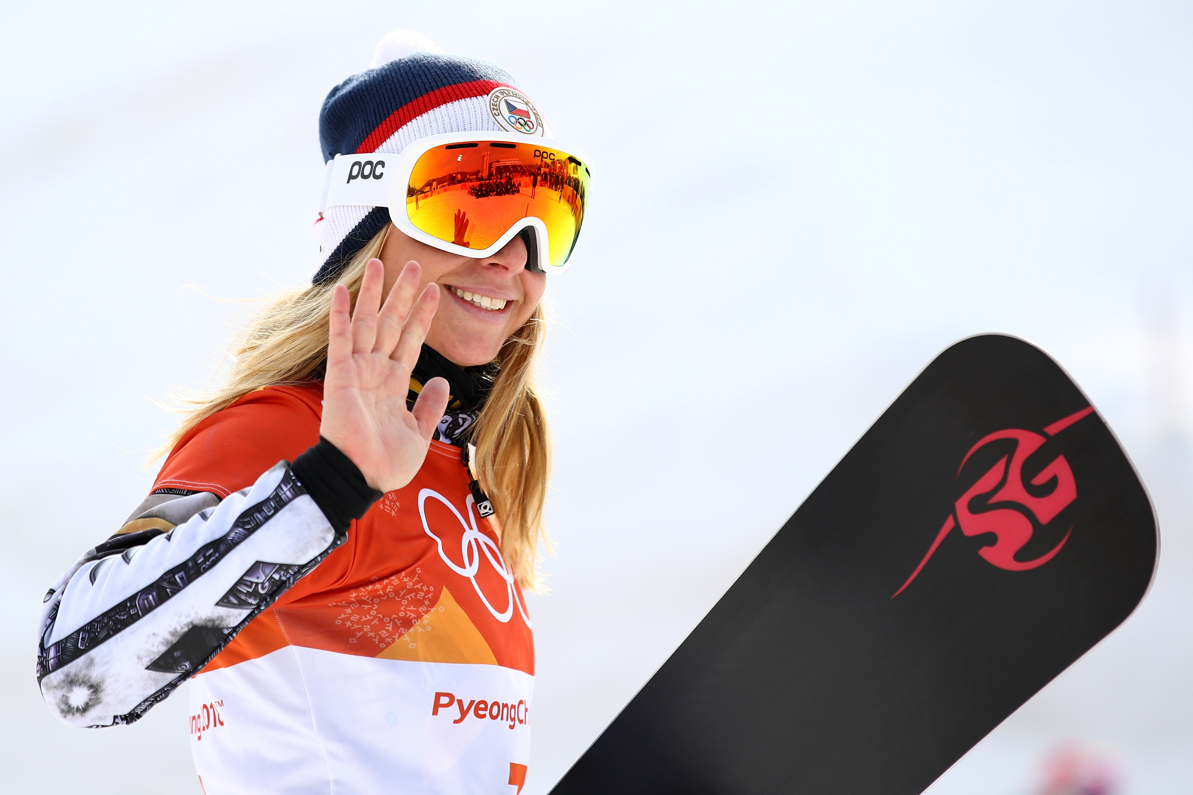 Omgeving Ellendig onduidelijk Ledecka makes history with double gold in skiing and snowboarding | CNN