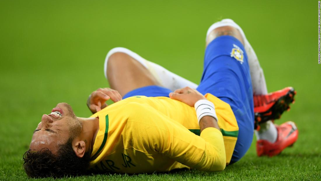 Neymar podría pasar meses fuera de las canchas tras ser operado este sábado CNN Video