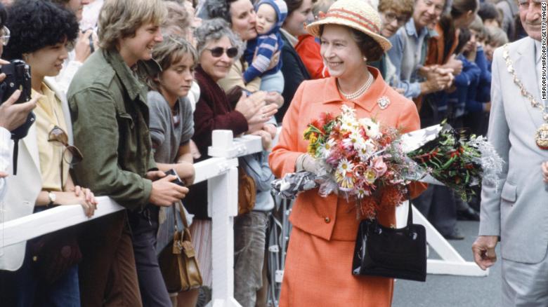 Queen Elizabeth: 63 years in 63 seconds (2015)