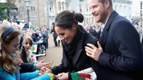 Queen Elizabeth gives Meghan and Harry an office at Buckingham Palace