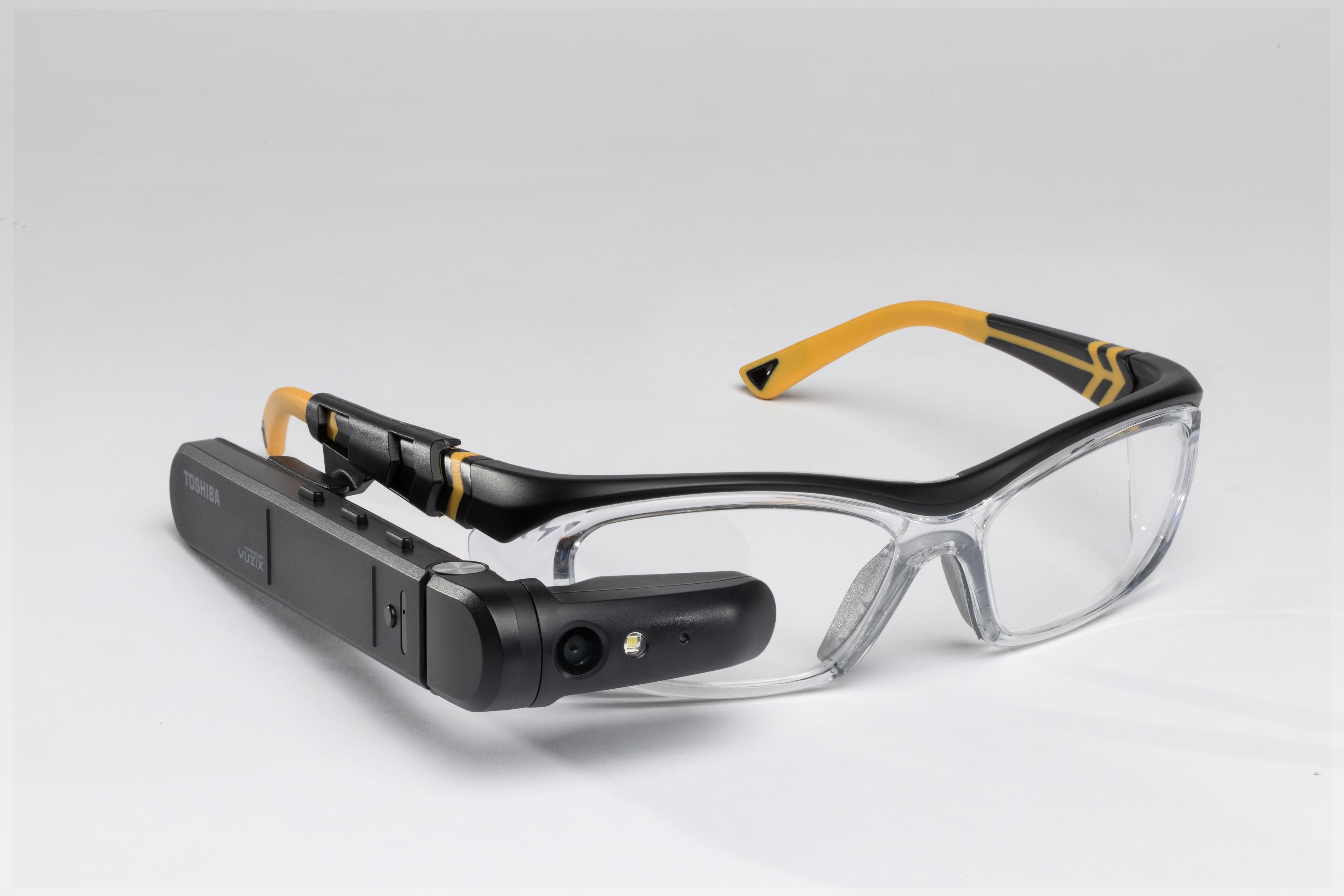 Así son las primeras gafas inteligentes de Toshiba - CNN Video