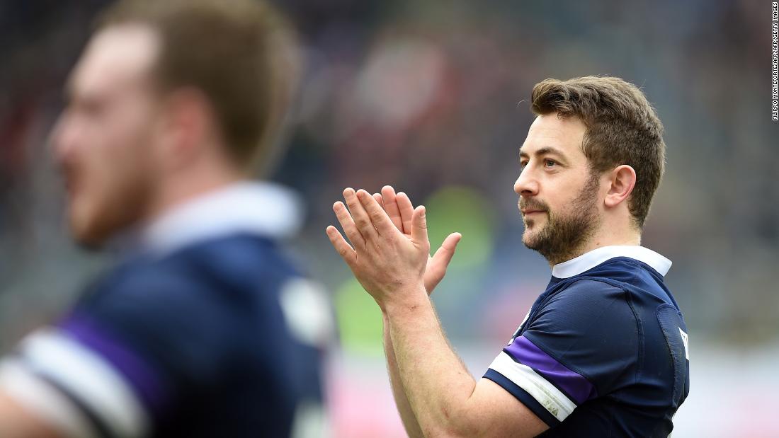 A late penalty from Greig Laidlaw ensured Scotland finished its campaign on a high, defeating Italy 27-29 in Rome.