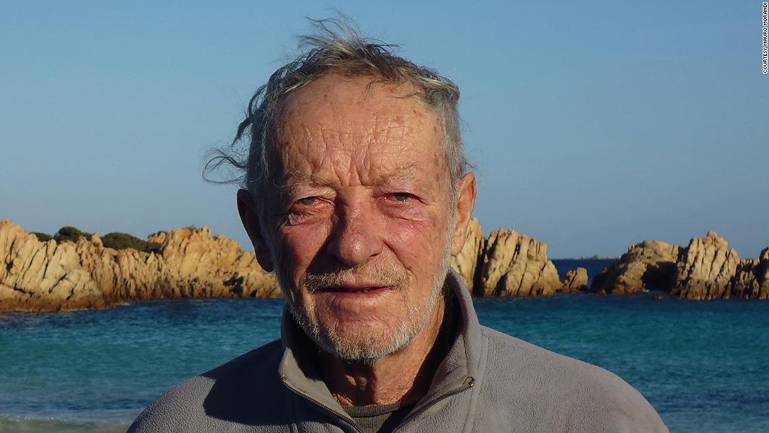 Un eremita italiano sull’isola da solo se ne va dopo 32 anni