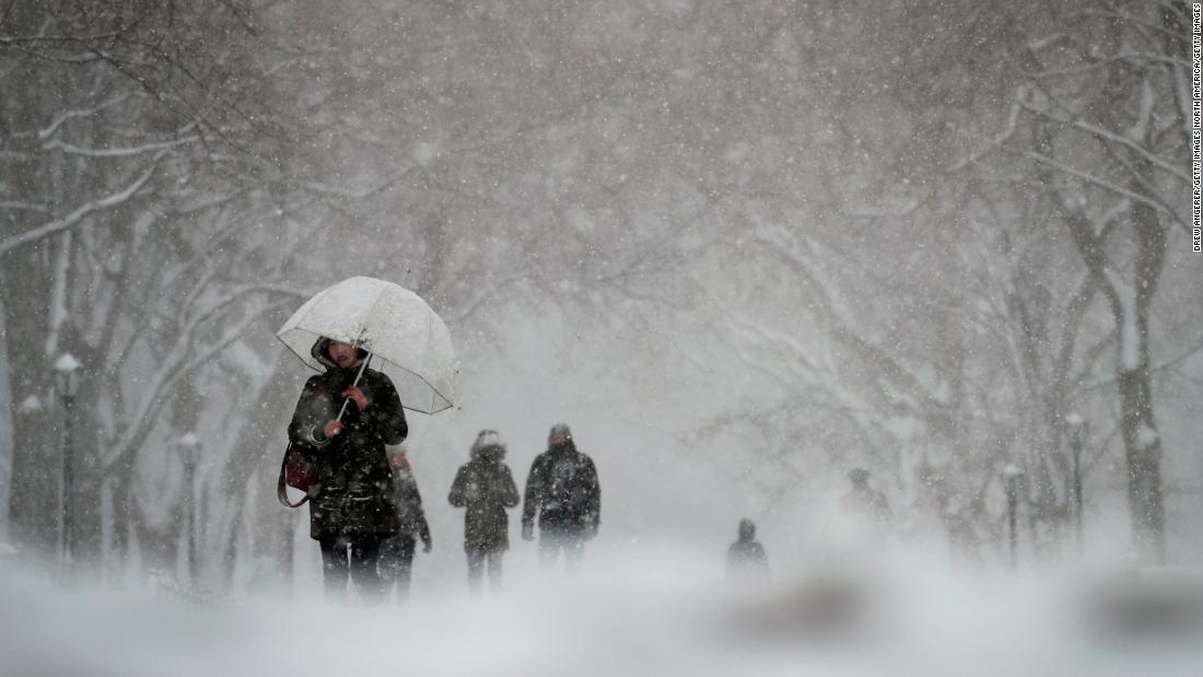 Nueva York no ha visto nevadas como esta en 130 años - CNN Video