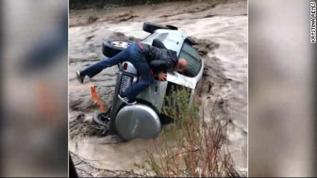 california suv water rescue orig vstan cws kj_00002018