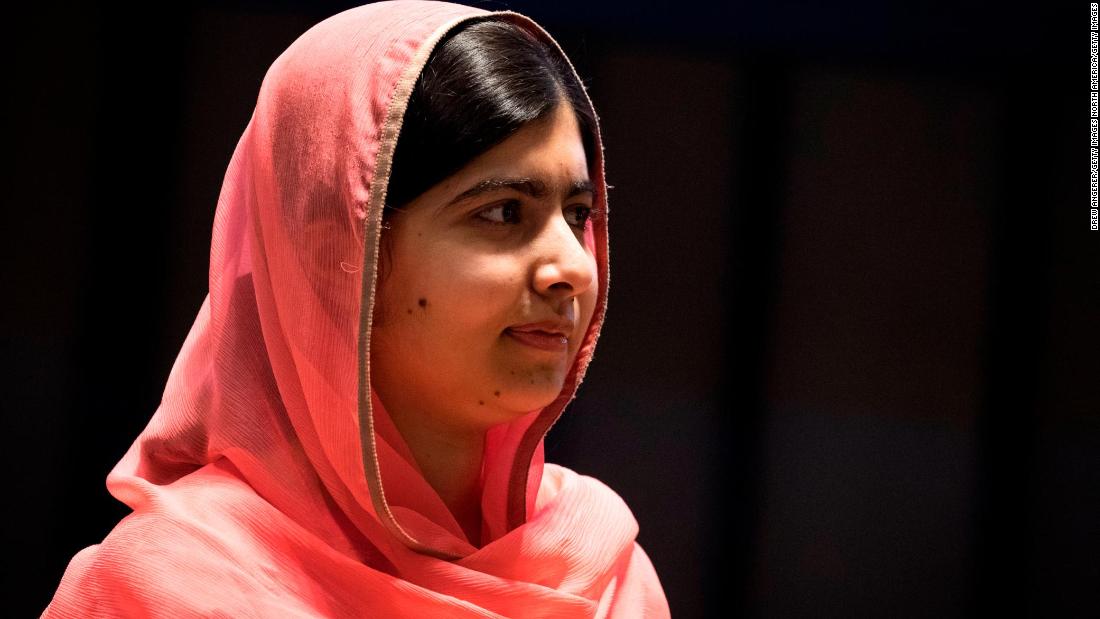 Malala vuelve a Pakistán tras 5 años de casi morir en atentado - CNN Video