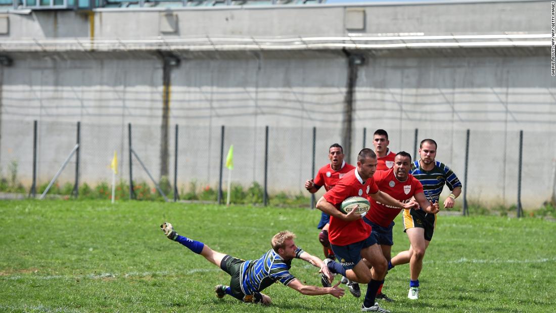 The project began with La Drola Rugby (in red) in Turin, with help from former Italy international player Walter Rista.