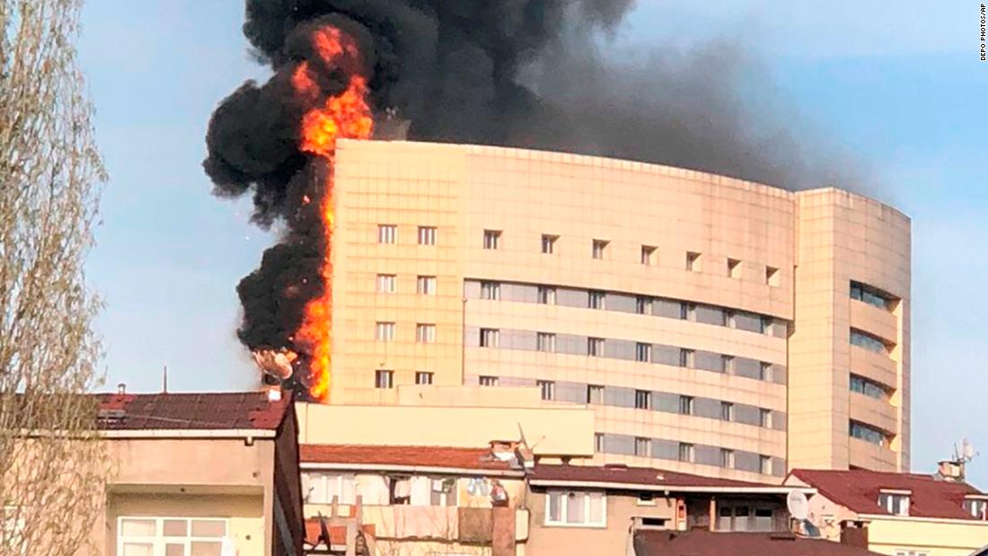 Patients evacuated after Istanbul hospital fire