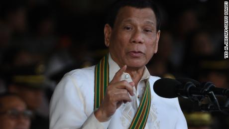 Philippines President Duterte sparks outrage with &#39;misogynist&#39; kiss 