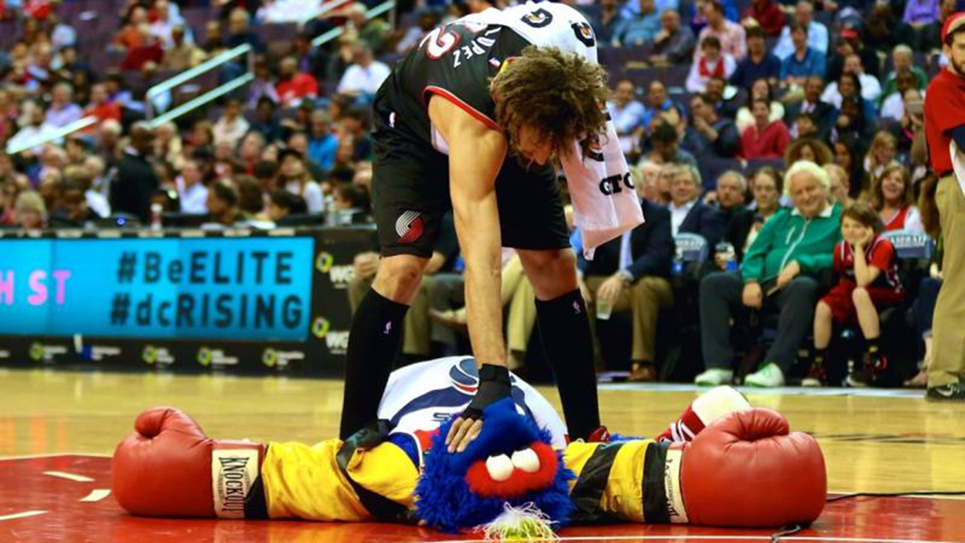 180411145524-2015-file-of-robin-lopez.jpg