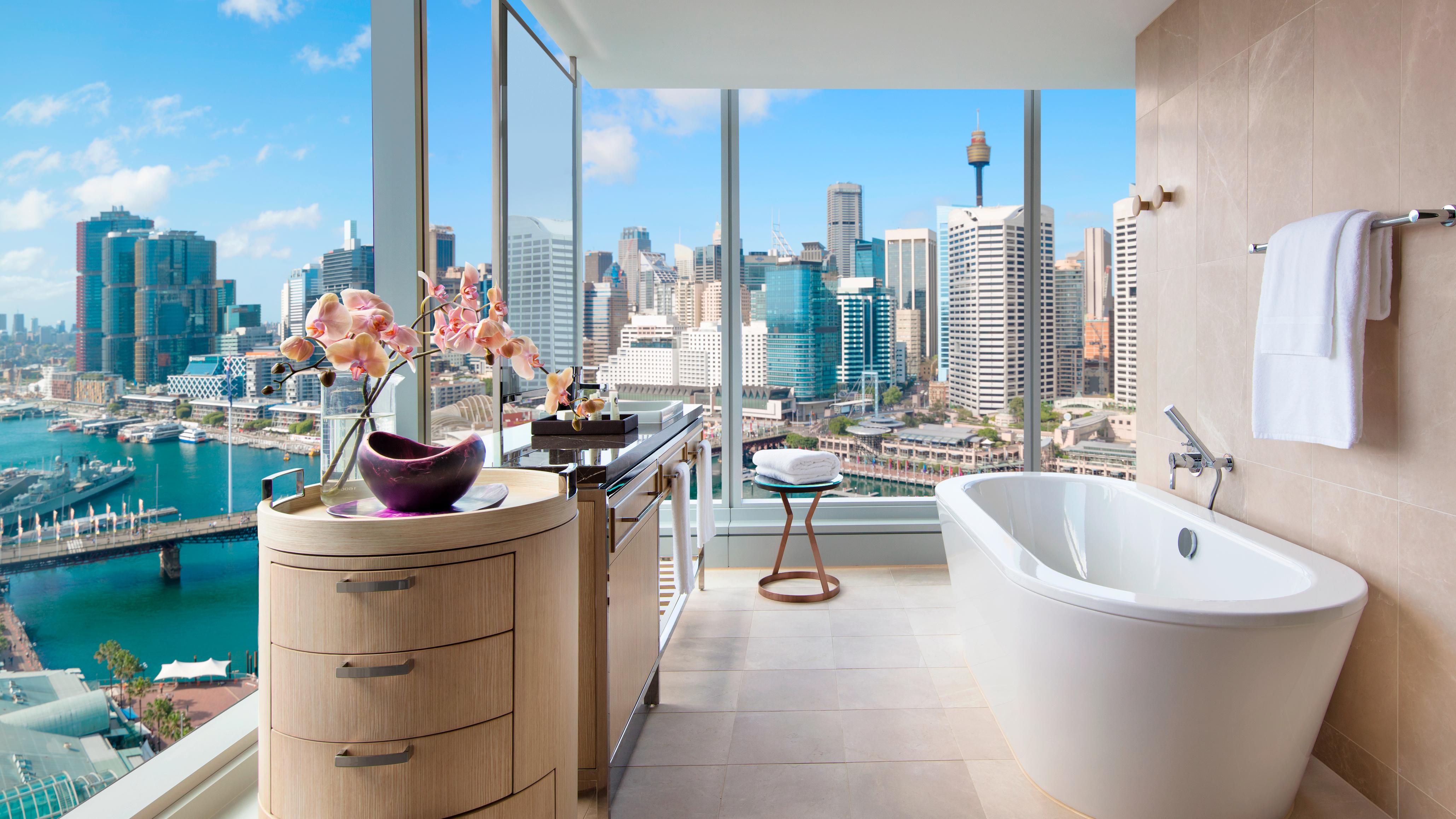 Hotel Bathtubs With Jaw Dropping Views, What Company Makes The Best Bathtubs