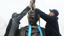 Statue of doctor who experimented on enslaved women removed from Central Park