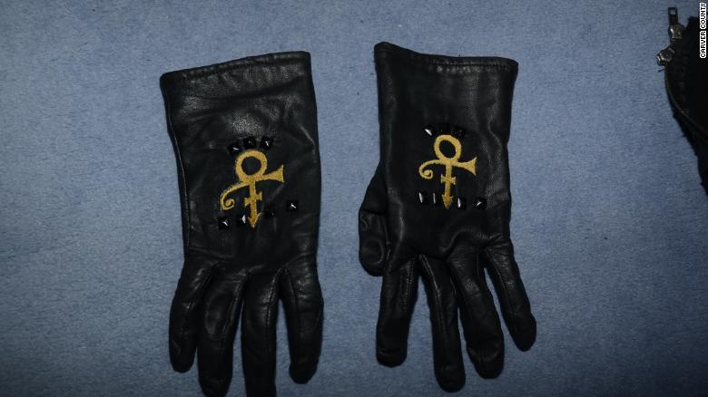 style.gloves