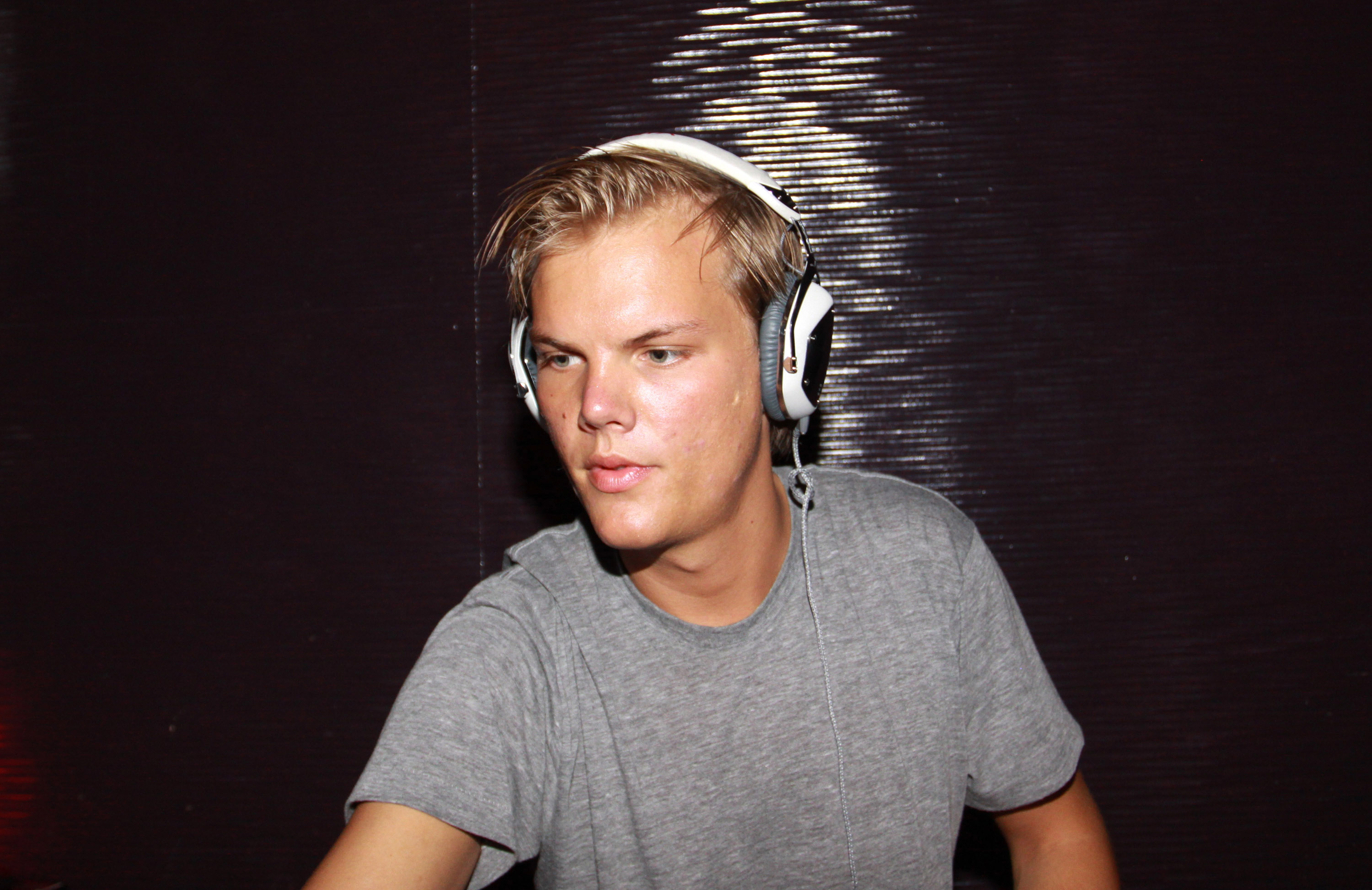 Avicii Struggled With Fame And Had Stepped Away From The Limelight Cnn
