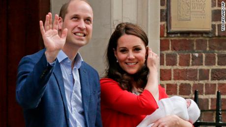 Britain&#39;s Prince William and Kate, Duchess of Cambridge wave as they hold their newborn baby son as they leave the Lindo wing at St Mary&#39;s Hospital in London London, Monday, April 23, 2018. The Duchess of Cambridge gave birth Monday to a healthy baby boy — a third child for Kate and Prince William and fifth in line to the British throne. (AP Photo/Tim Ireland)