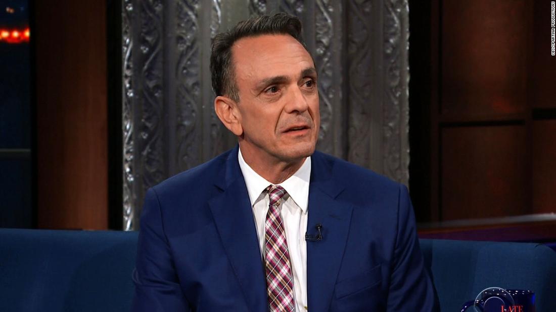 Hank Azaria feels he should apologize for Apu 'to every single Indian person in this country'