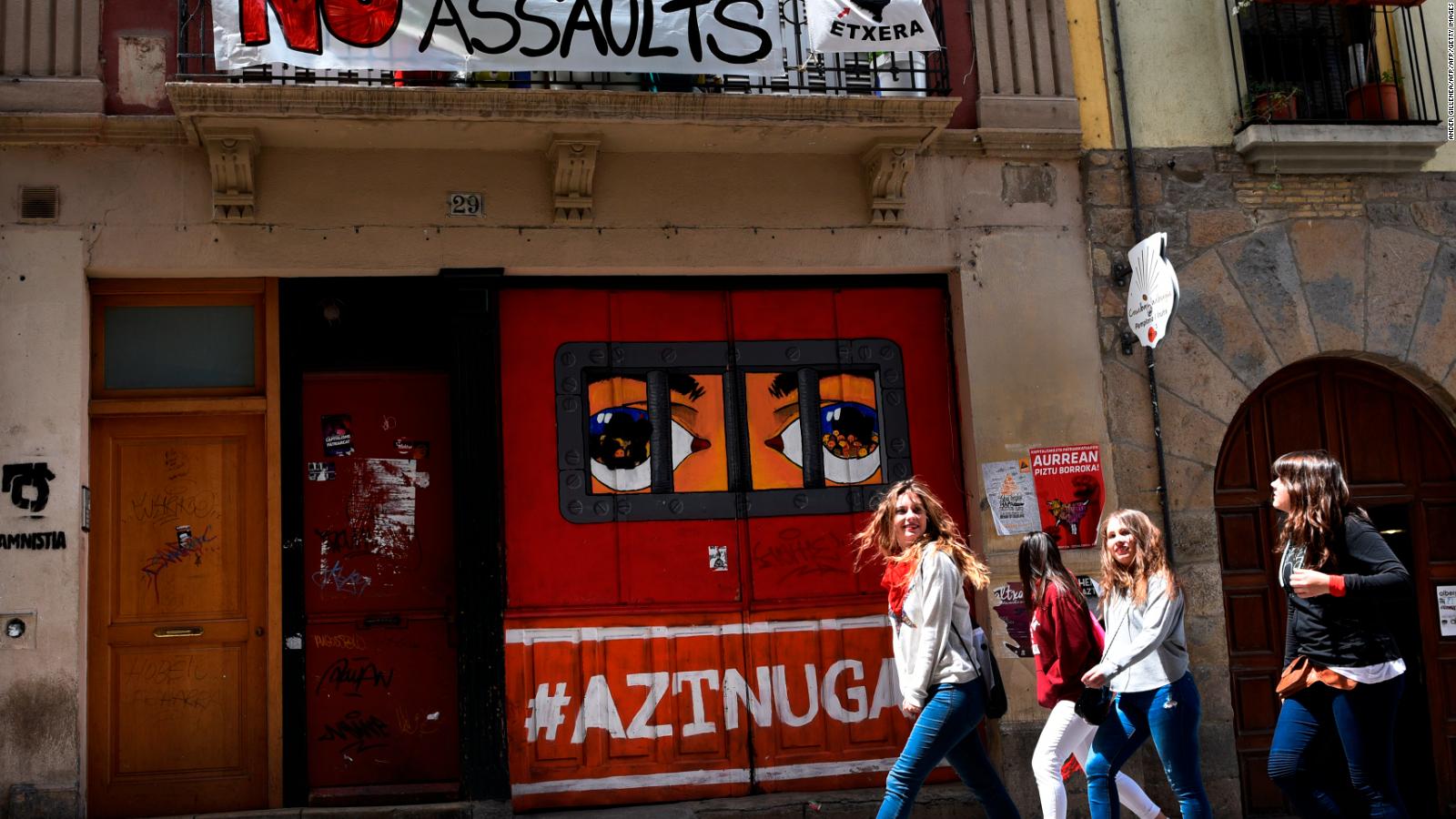 Nueve años de prisión para para agresores de joven durante los sanfermines  - CNN Video