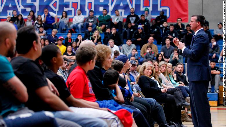 Fmr. NBA player Chris Herren speaks to students in Fresno about his battle with addiction.