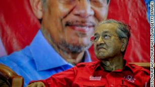 Malaysia election: Opposition leader Mahathir facing fake news charge