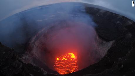 Volcanologist: Why Hawaii's volcano is in danger of going ballistic