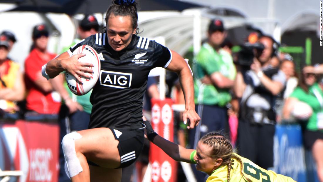 New Zealand&#39;s Black Ferns inflicted the heaviest ever series defeat on Australia in the final of the Canada Sevens, scoring eight tries in a 46-0 demolition of their rivals.