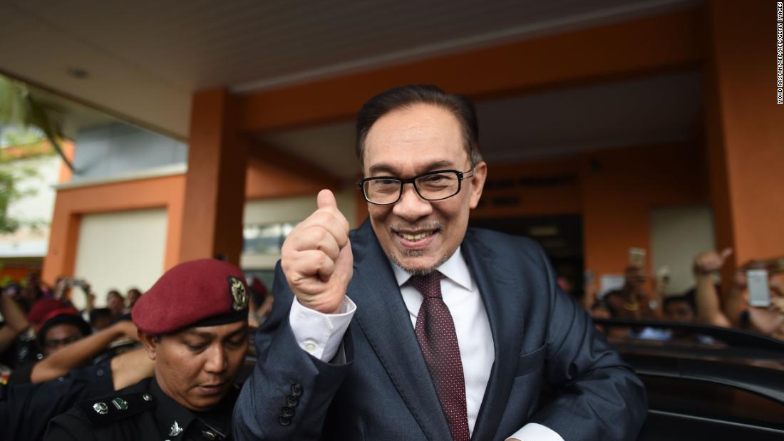 Malaysia politician Anwar Ibrahim released after royal pardon - CNN