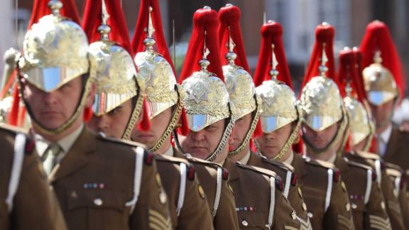 Royal wedding rehearsal: British troops practise roles ahead of ...