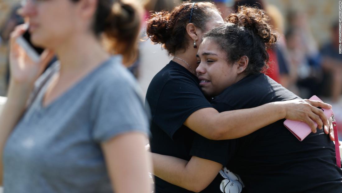 Texas deputies and Santa Fe gunman exchanged fire for 25 minutes ...