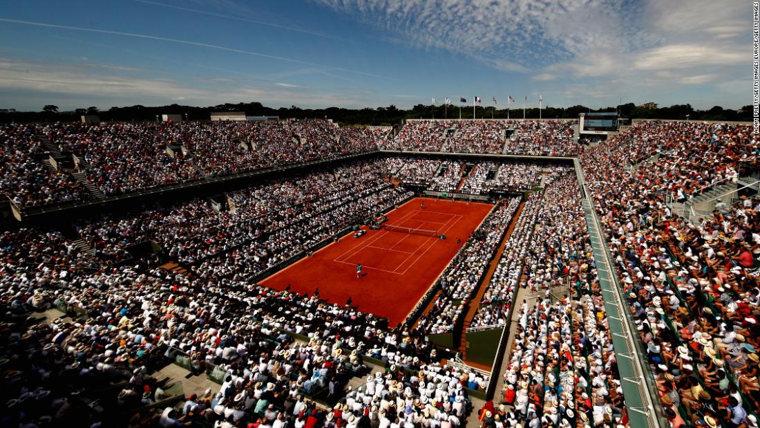 Serena Williams sports striking catsuit in French Open return - CNN