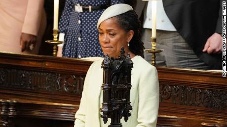 Doria Ragland Meghan Markle S Mother By Her Side On Wedding Day Cnn