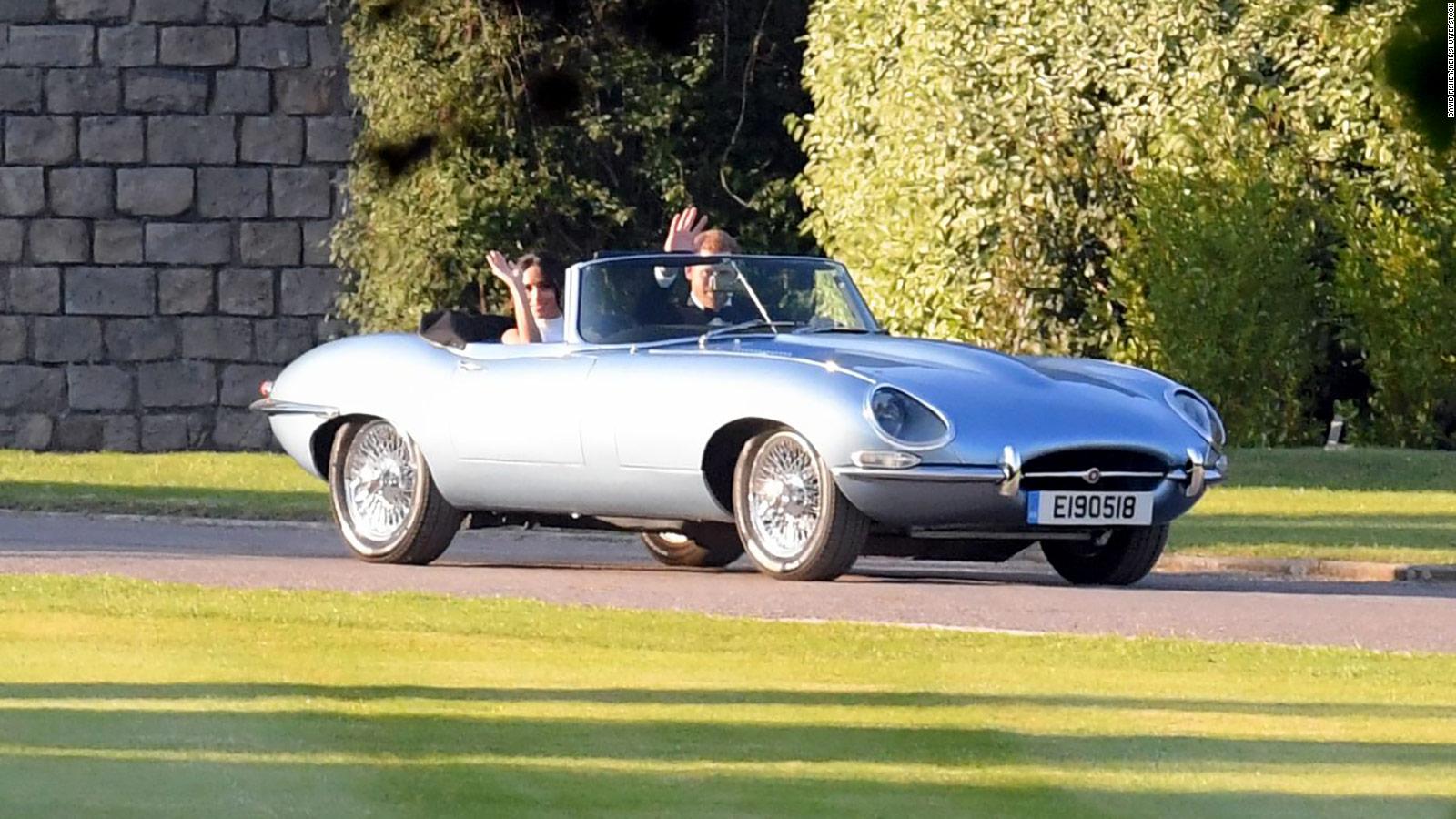 Jaguar E Type Royal Newly Weds Stun Crowds With Electrifying