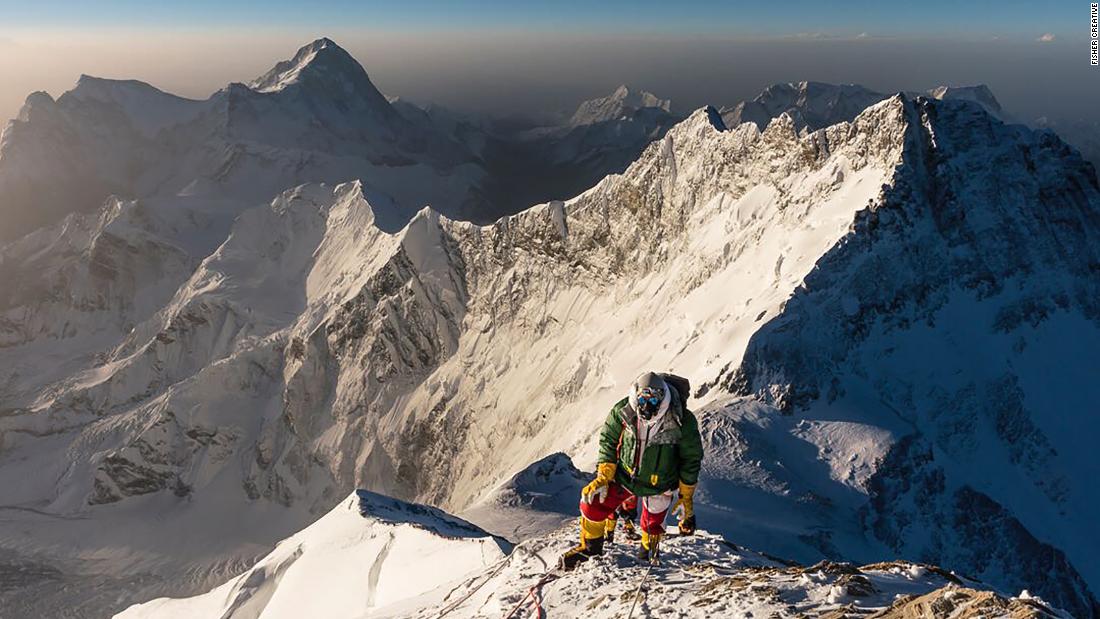 At about 8,500 meters, well into the Death Zone, Fogle&#39;s oxygen regulator and tank exploded. &quot;Up at that height, the air is very thin and most of us need supplementary oxygen,&quot; said Fogle. &quot;You can imagine the fear and the terror when that suddenly explodes.&quot;&lt;br /&gt;