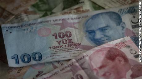 ISTANBUL, TURKEY - NOVEMBER 21:  Turkish Lira currency is seen on November 21, 2017 in Istanbul, Turkey. The Turkish Lira plunged to a record low of 3.978 against the dollar in early Tuesday trading. Concern's over deteriorating relations with the U.S. and the central bank continue to effect Turkish markets.  (Photo by Chris McGrath/Getty Images)