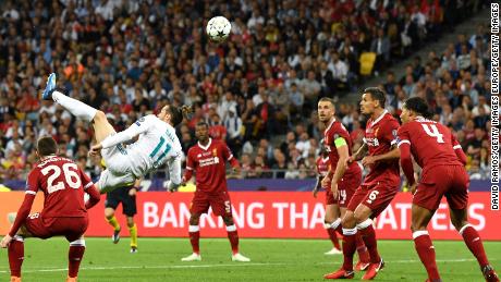 Gareth Bale lit up the Champions League final and put Real 2-1 ahead with a stunning goal from his overhead kick.