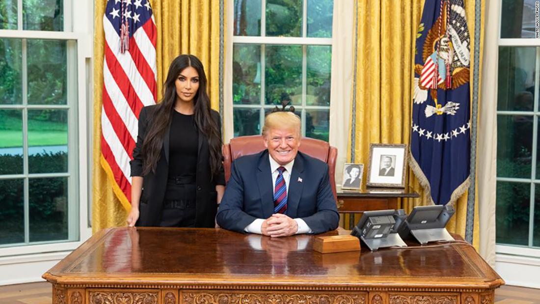 180530193222-trump-meets-kim-kardashian-0530-super-tease.jpg