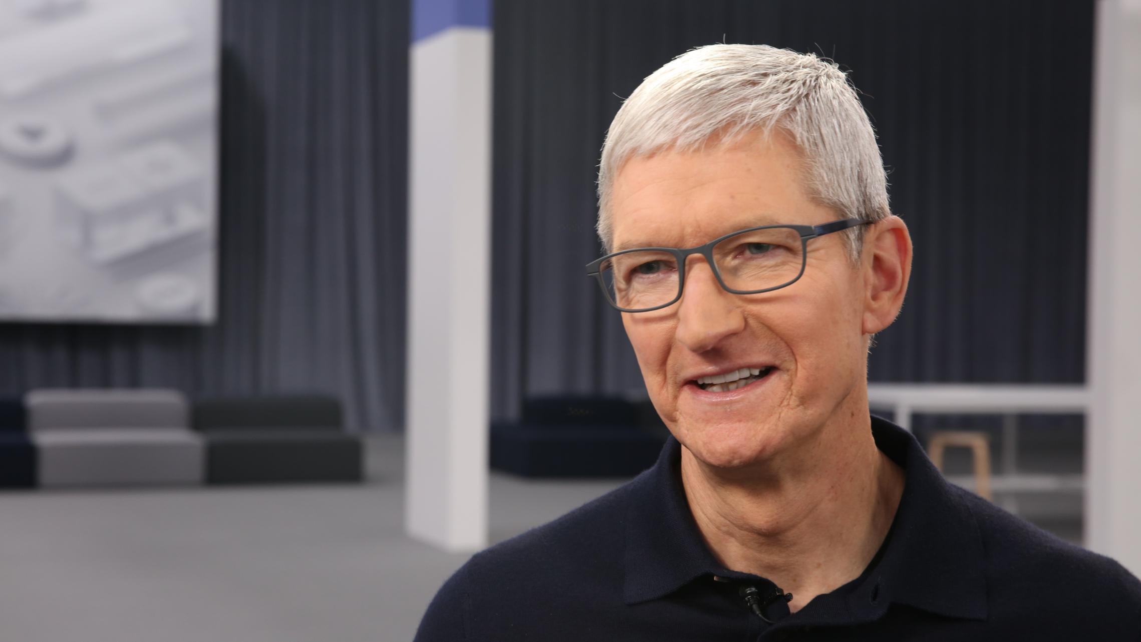 Recollection format Næsten død CNN's full exclusive with Apple CEO Tim Cook - CNN Video
