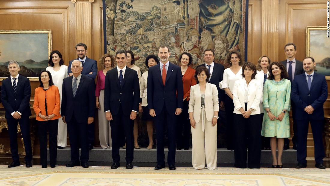 Spain S Female Majority Cabinet Sworn In Cnn