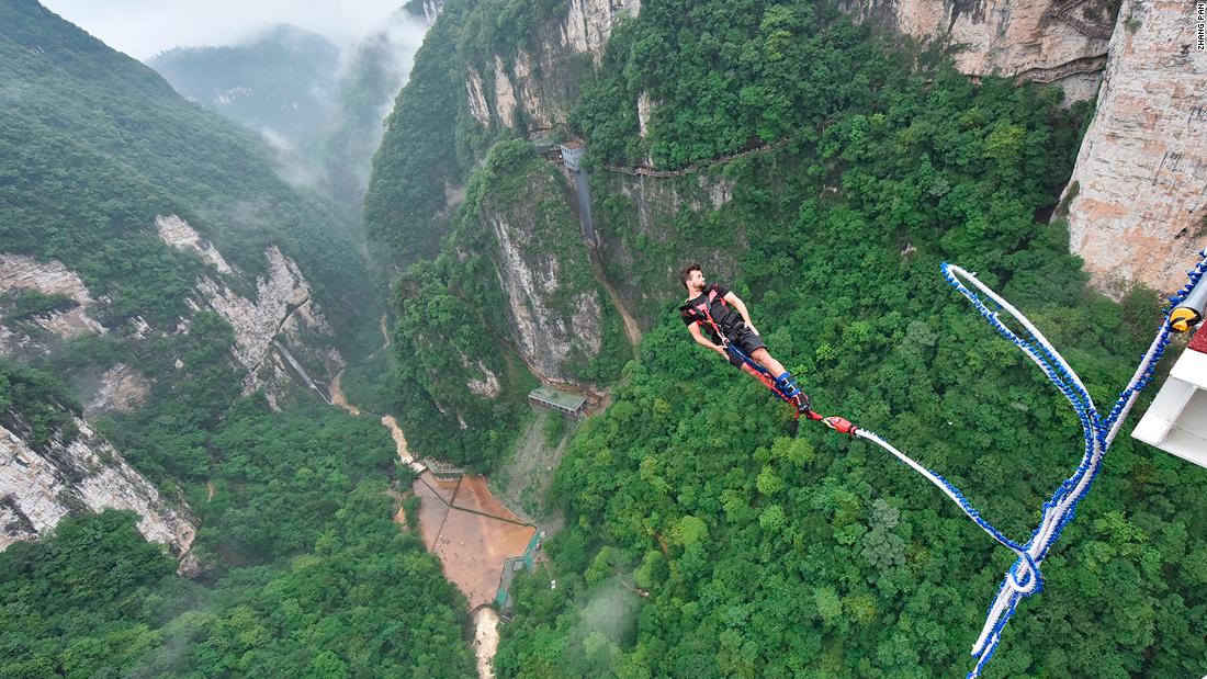 Worlds Highest Bungee Jump To Open In China Off Zhangjiajie Bridge Cnn Travel