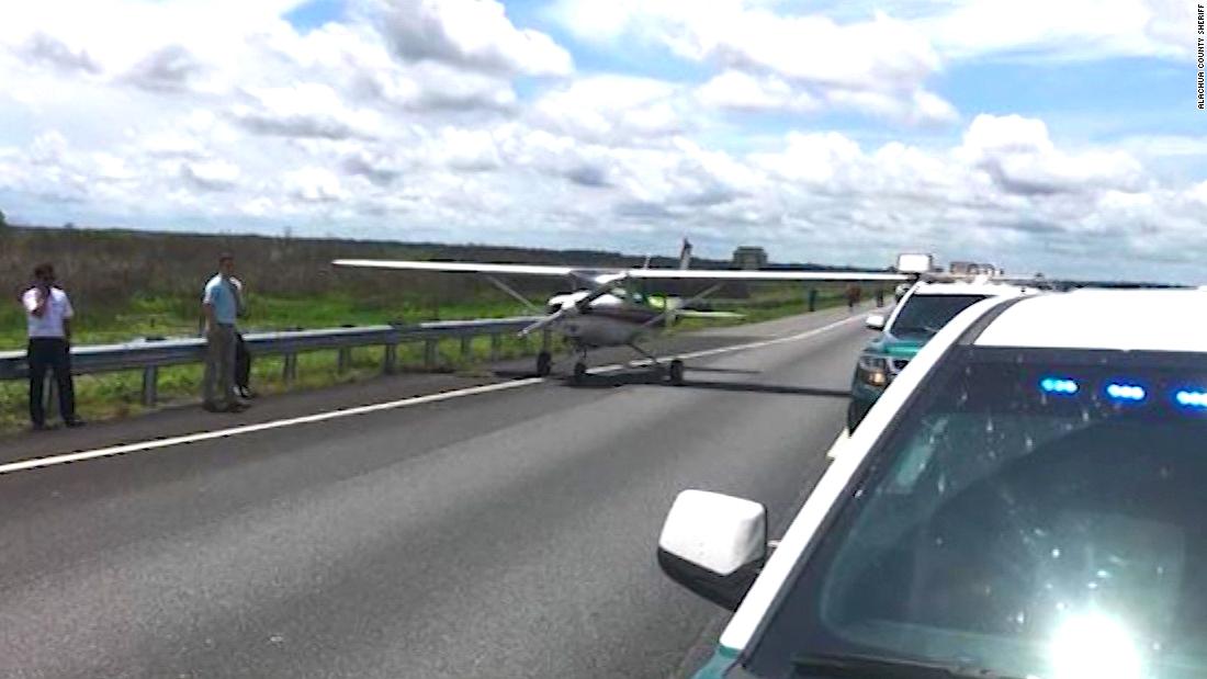 Plane Makes Emergency Landing On Highway Cnn Video 