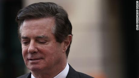 Prosecutors try to cut out part of Manafort&#39;s tax defense