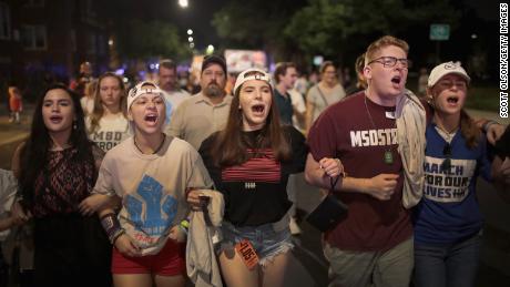 Parkland students kick off 'Road to Change' tour in Chicago 