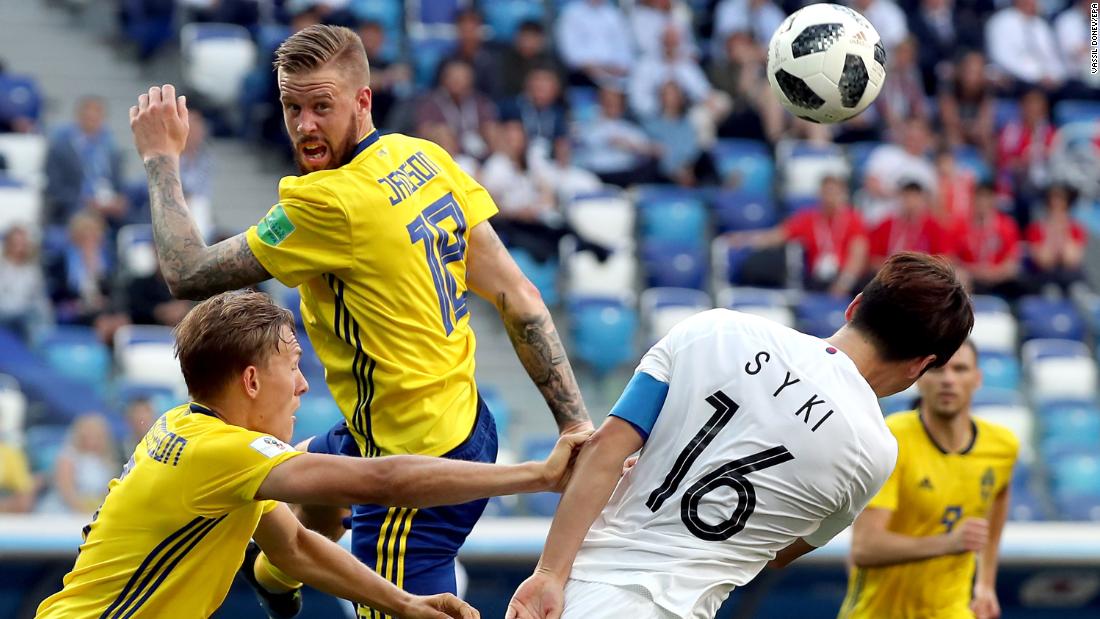 Sweden&#39;s Pontus Jansson, top left, and South Korea&#39;s Ki Sung-yueng try to head the ball during Sweden&#39;s 1-0 victory on June 18.