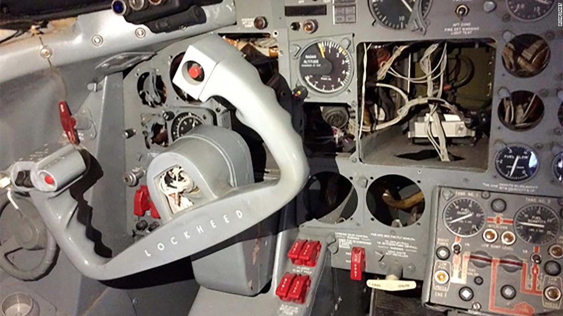 &lt;strong&gt;Cockpit:&lt;/strong&gt; Elvis might have been famous for his thrust, but without an engine, this plane is unlikely to ever get off the ground. 