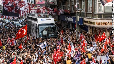 Muharrem Ince arriving at the Istanbul rally on June 10.