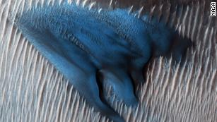 A large streak of &#39;blue&#39; was found on the Red Planet 
