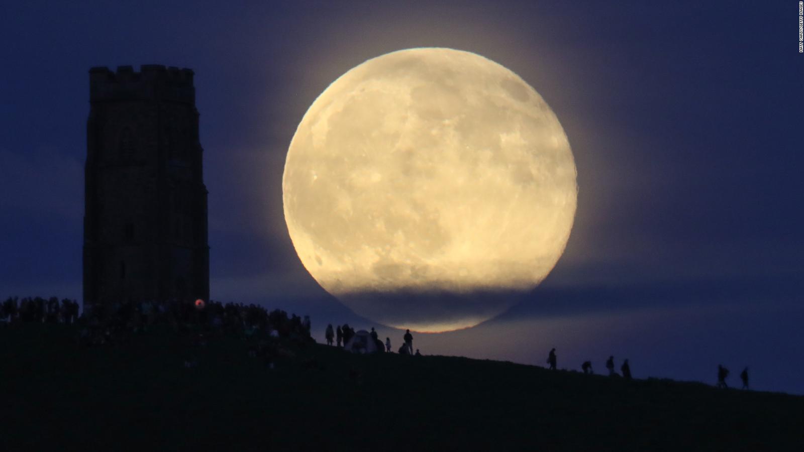 Strawberry Moon 18 What Is It Best Places To Watch A Full Moon Cnn Travel