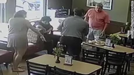 When one of his customers was choking, this Chick-fil-A employee stepped in to save him 