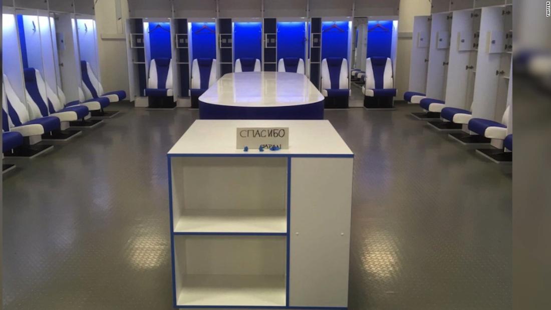 Japan's World Cup team leaves behind a spotlessly clean locker room - CNN